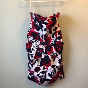 Strapless dress with sweetheart neck & pockets